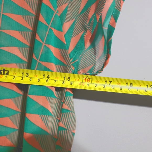 Chloe K geometric print sheer top XS - Picture 4 of 6